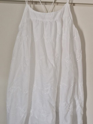 White short dress with lining shorts