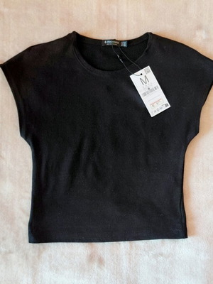 Crop top Stradivarius μαύρο καινούργιο, μέγεθος S/M