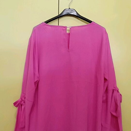 Amisu blouse like new, pink, size M with bell sleeve