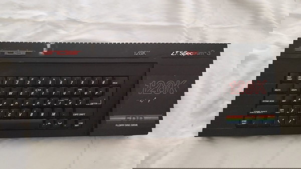 Sinclair ZX Spectrum +3 για ανταλλακτικα η επισκευη