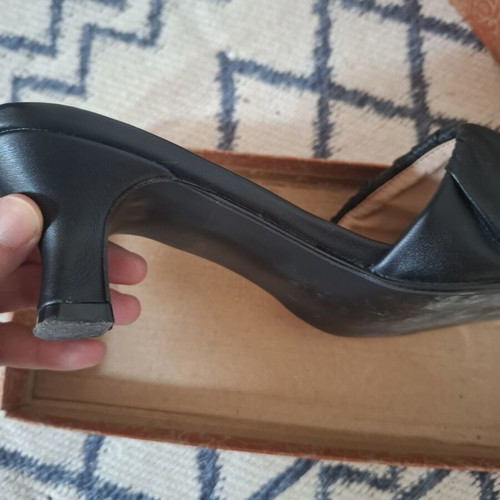 Black Alta Moda mules kitten heels size 38 like new