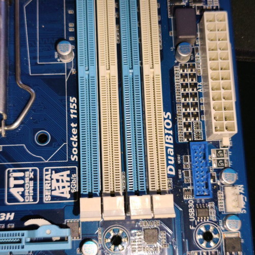 Μητρική πλακέτα LGA 1155 με Intel Core i5-2400 και RAM Corsair μεταχειρισμένη