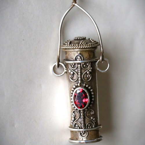 Sterling Silver 925 Granada Hidden Box Pendant New