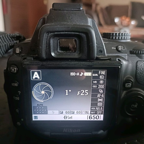 Nikon D-5000 DSLR σαν καινούργιο με μπαταρία και τσάντα μεταφοράς
