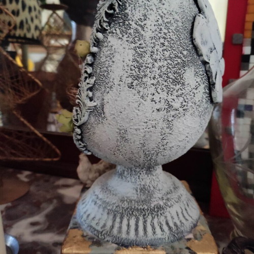 Porcelain decorative egg new with nest and base