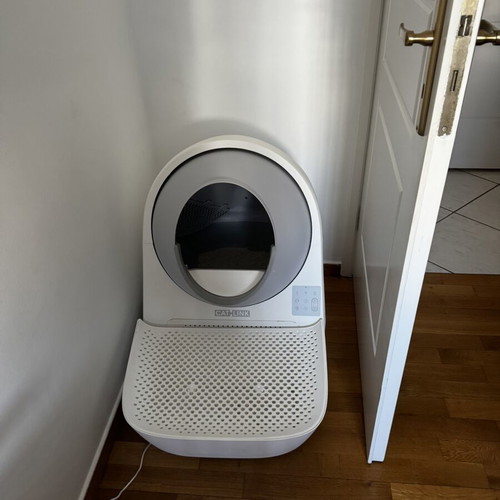 Catlink Pro X Ultra smart cat litter box like new with genuine step