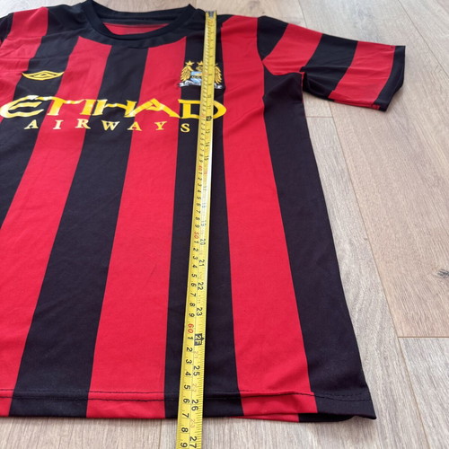 Umbro 2011-12 Manchester City Away Shirt Mens size S, like new