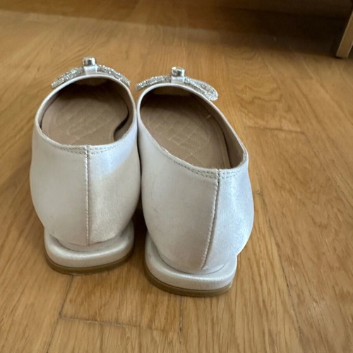 Iris women's satin silver shoes like new, size 39