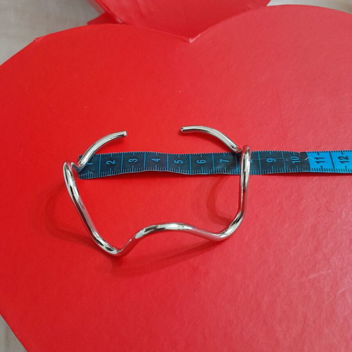 Women's Steel Zig-Zag Bracelet like new, silver color
