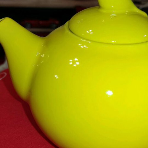 Ceramic teapot with Tweety Bird design like new