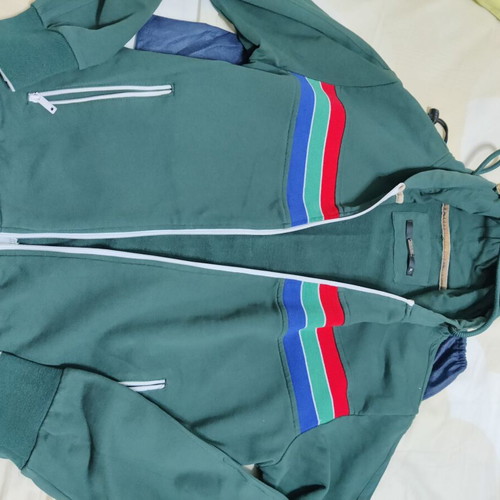 Hooded sweatshirt jacket like new, green, size XL
