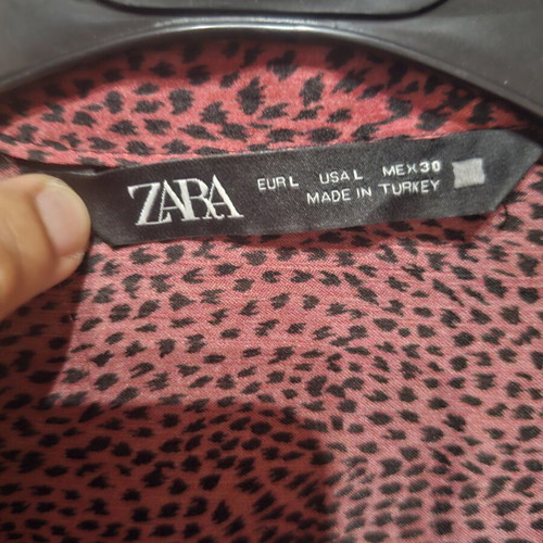 Zara long shirt size L, like new, cherry with leopard print
