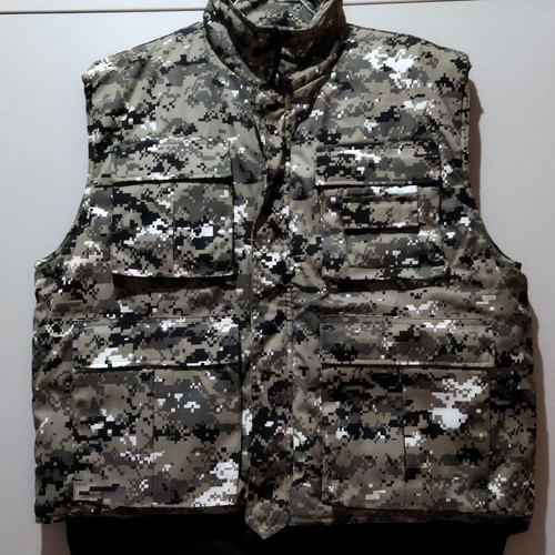 Camouflage hunting vest with cotton lining, size L