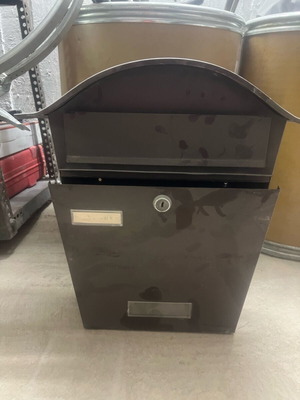 Outdoor mailbox used, lock not working