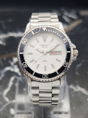 Orient Quartz 10 Bar Day-Date Diver watch used, vintage 1985–1992