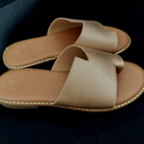 A To Z Greek Champagne Sandals Size 37 Like New Beige