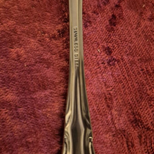 Vintage cutlery set like new, 6 spoons, 6 forks, 7 knives, 2 ladles, small spoon and fork