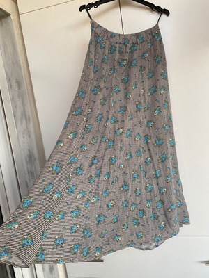 Vintage maxi skirt gray with blue flowers used