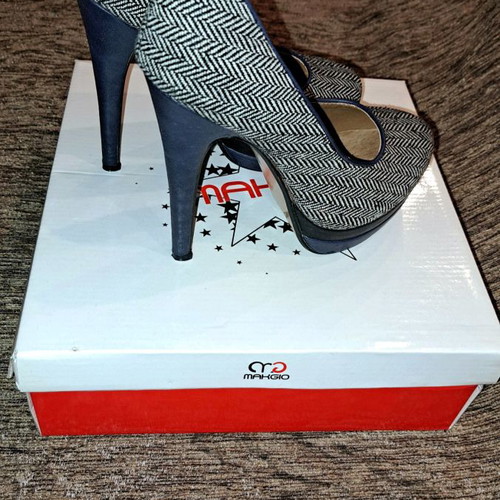 Makgio high-heeled shoes black and white, new, size 36