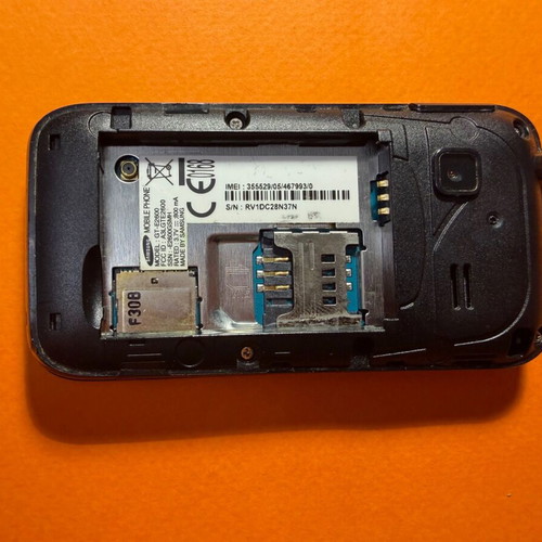 Samsung GT-E2600 phone used for spare parts without charger and battery