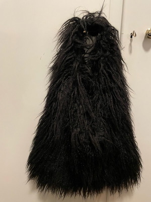 Black synthetic hairy shoulder bag like new