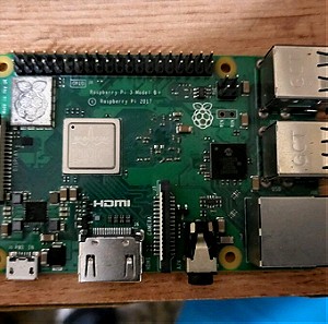 Raspberry Pi 3 model B+ και κάρτα SD 32gb