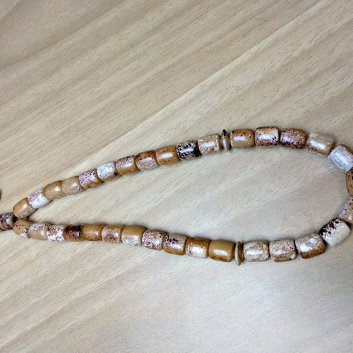Decorative komboloi with synthetic resin and multicolor worry beads like new
