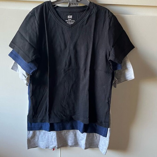 H&M short-sleeve shirts used for 4-6 years, black-blue-gray