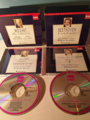 Mozart and Beethoven classical music box set, like new, 10 CDs