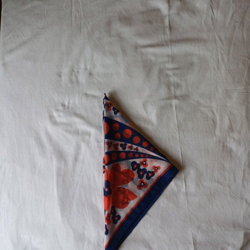 Vintage style scarf like new with geometric and floral pattern