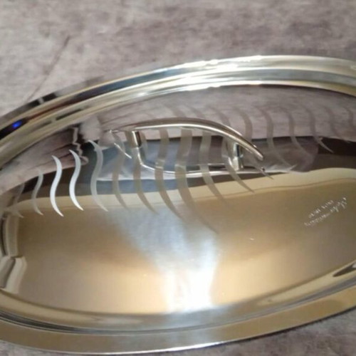 Tray with Pyrex and lid new