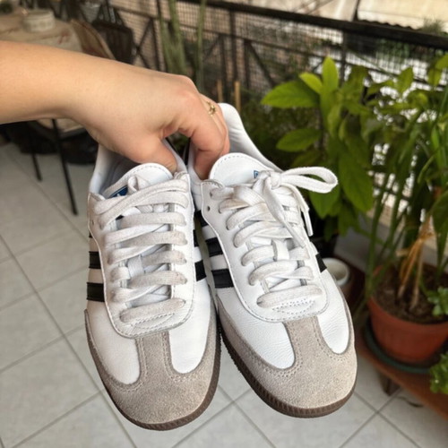 Samba 36 2/3 athletic shoes like new, black and white