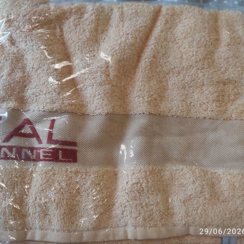 L'Oréal towel new, large size