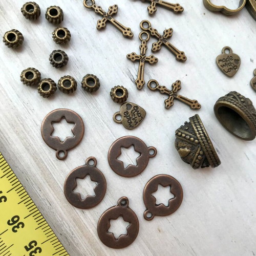 Metal bronze jewelry components like new, set of 32 pieces