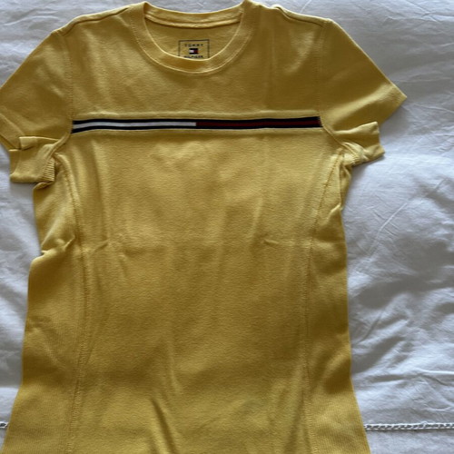 Tommy Hilfiger women's t-shirt yellow with Global Stripe like new