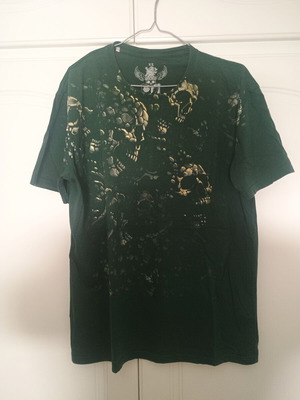 T-shirt green with embroidered golden skulls refurbished, XL size