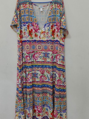Women's long floral dress like new, size 3XL, multicolor
