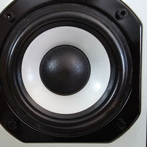 Audioline Cherry 141 GR Bookshelf Speakers like new, 3 way bass reflex