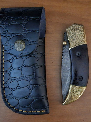 Collectible High Quality Handmade Liner Lock Damascus Folding Knife Custom Handmade