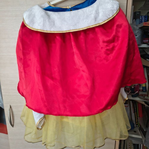 Snow White costume size 6 like new
