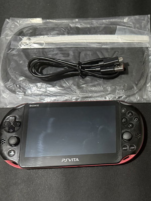 PlayStation Vita 2000 slim σαν καινούργιο με κάρτα 256GB και θήκη