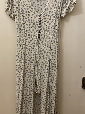 Φουστάνι Μακρύ με μέσα μίνι φουστίτσα σαν καινούργιο, άσπρο με μπλε λουλουδάκια