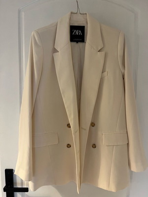 Blazer Zara σε εξαιρετική κατάσταση, μέγεθος M, κρεμ