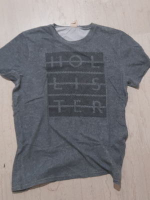 Hollister t shirt large used