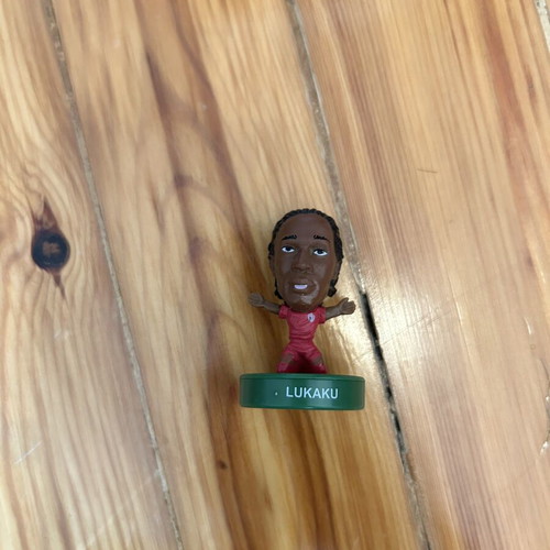 Football collectible figures set of 5, like new, Varane Lukaku Messi Lewandowski McClair