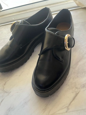 Women’s black H&M mules with high sole and gold buckle, like new, size 37