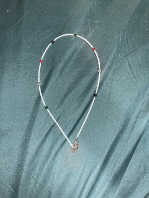 Necklace with small pearls like new, white and multicolor
