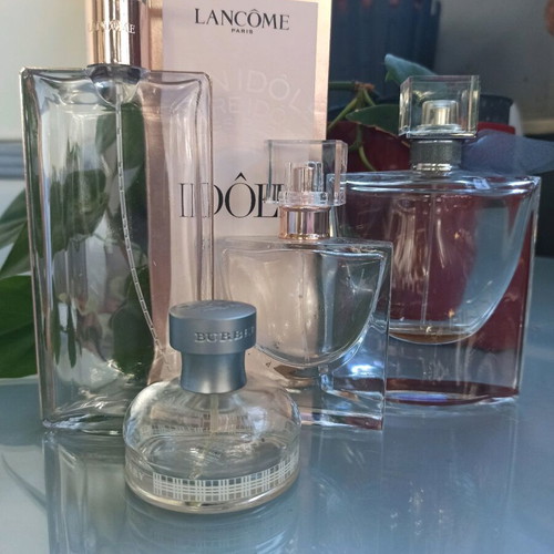 Empty perfume bottles used, pack of 4 with Lancôme and Burberry