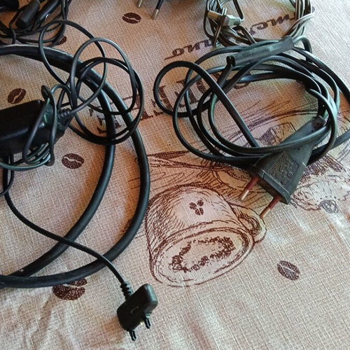 Various mobile and TV & PC cables used, functional