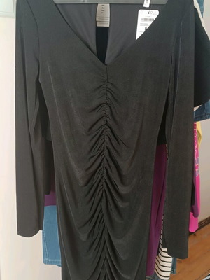 Evening dress new with tag, black, set with pink dress